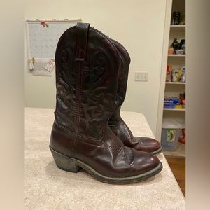 Cody James Cowboy boots, size 7D, color Black Cherry